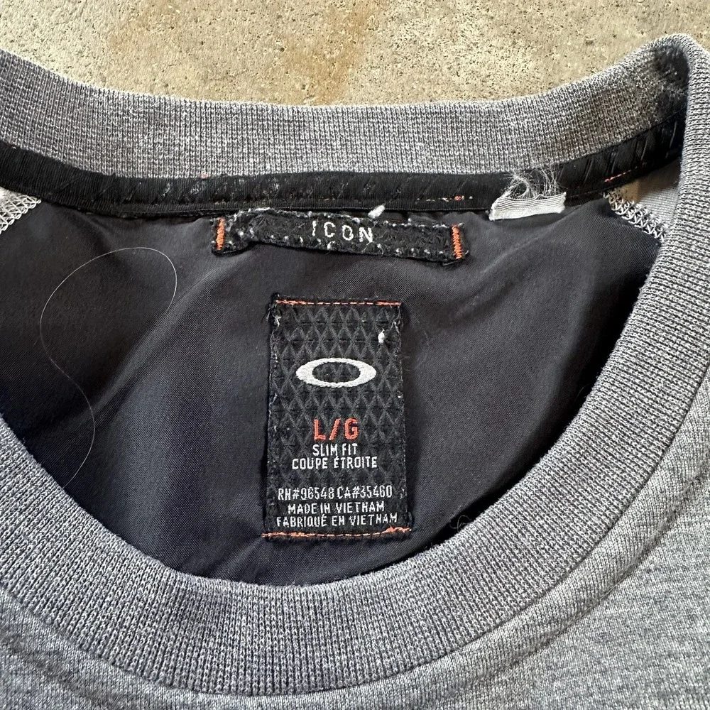 Y2K Oakley Icon Crewneck Sweatshirt Size L‎ Performance Pullover Gray Stretch